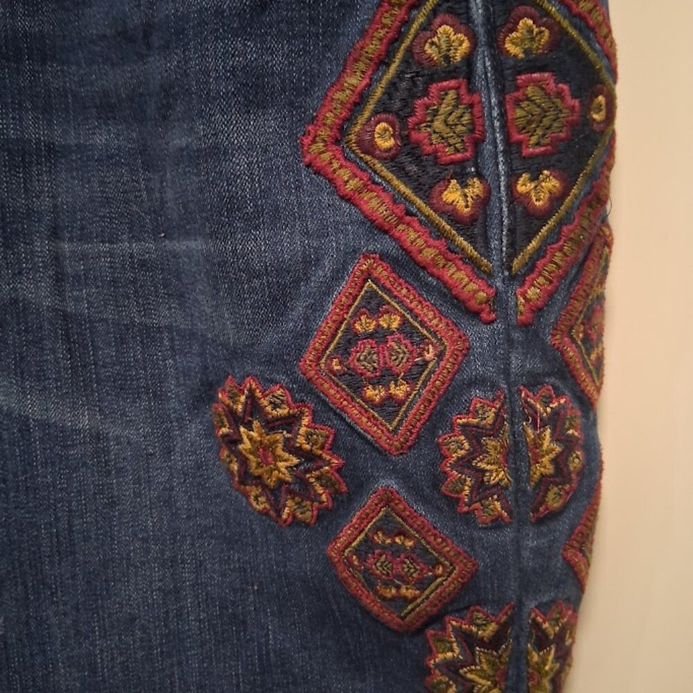 Vintage America Blues Aztec Embroidered Bestie Jeans Sz 10/30 - Picture 2 of 8